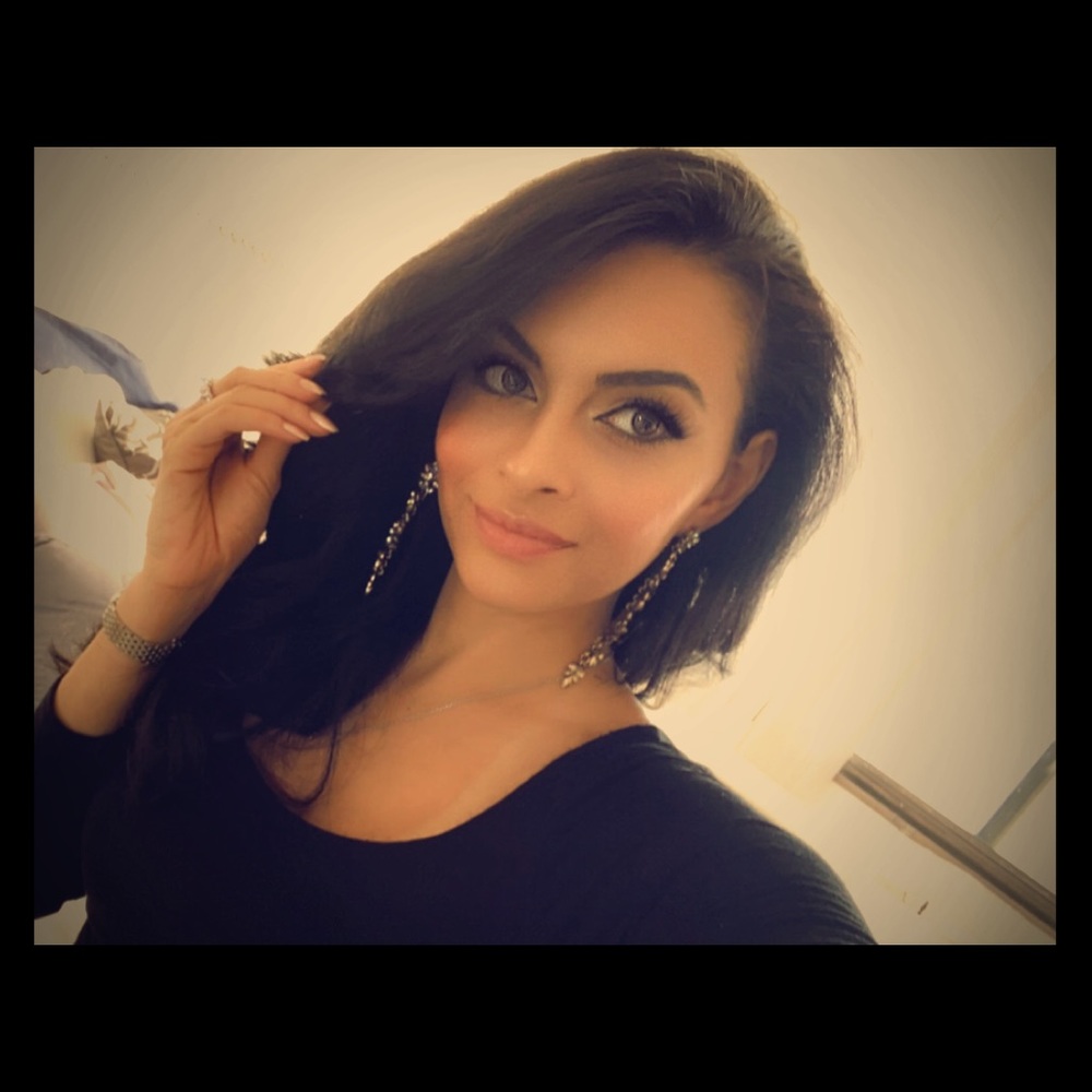 Meet your Posher, Nayera